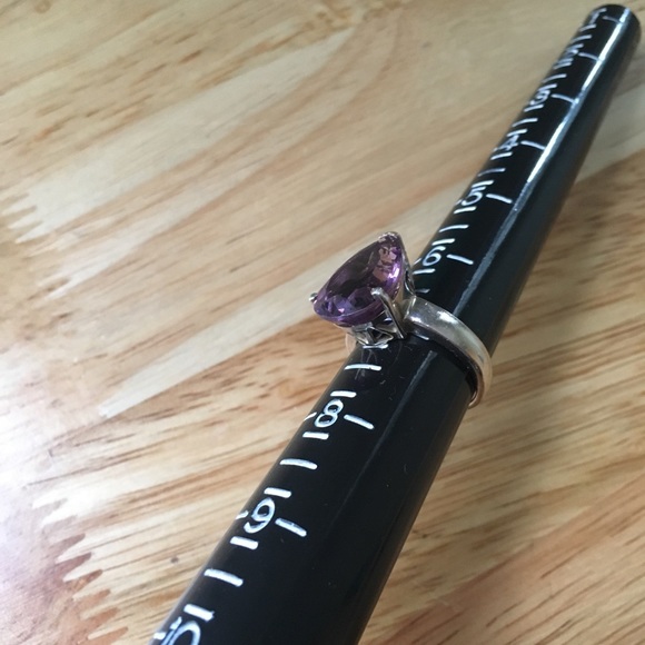 Sterling silver w/ purple stone ring - Picture 6 of 8